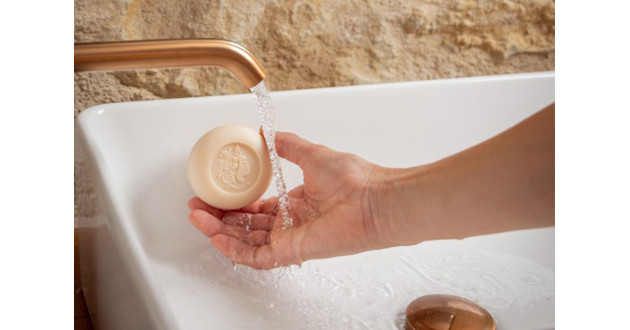 Routine au lait de chèvre : savon, exfoliant et masque pour une peau éclatante